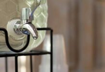 7 Beneficial Reasons to Buy a Water Dispenser