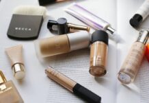 3 Makeup Items You Should Have in Your Bag 3 Makeup