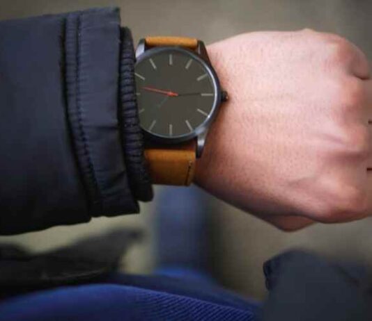 3 Big Benefits of Wearing an Analog Watch 3 Big Benefits of Wearing an Analog Watch