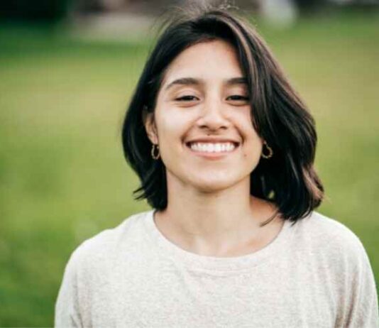 How to Stay Happy and Positive: 9 Ways to Keep Your Spirits High How to Stay Happy and Positive