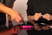 Signs that you should look for to see if someone is addicted to drugs Signs that you should look for to see if someone is addicted to drugs