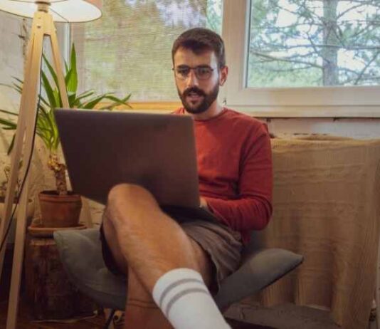 Health and Wellbeing: 4 Top Tips for Digital Nomads Health and Wellbeing: 4 Top Tips for Digital Nomads