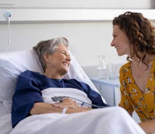 3 Tips For Visiting The Ocean With Your Elderly Loved One 3 Tips For Visiting The Ocean With Your Elderly Loved One